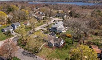 25 Belton Dr, Barrington, RI 02806