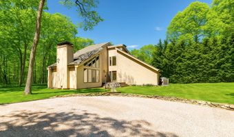28 Pepperidge Ln, Amagansett, NY 11930