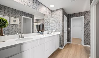 360 Cold Spring St, Algonquin, IL 60102
