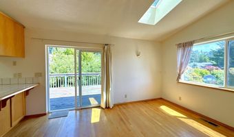 860 JODEE Ln, Brookings, OR 97415