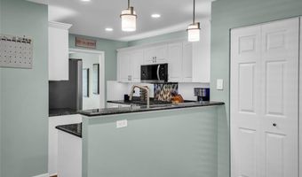 626 Highview Circle Dr, Ballwin, MO 63021