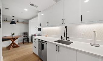919 12TH St NE A305, Washington, DC 20002