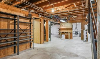 1602 Golden Oak Ln, Madison, WI 53711