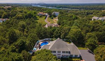 29 Weatherdeck Dr, Bourne, MA 02532