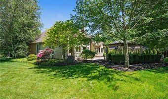 1250 Woodsview Dr, Akron, OH 44313