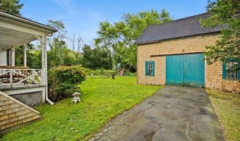 544 Main St, Acushnet, MA 02743