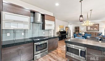 857 N River Path Ln, Boise, ID 83703