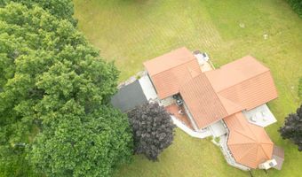 989 McCabe Ave NE, Ada, MI 49301