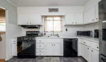 701 Beach Ave, Beachwood, NJ 08722