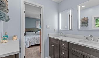 720 OAK TERRACE Dr, Ambler, PA 19002