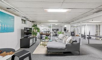 71 Primrose Hill Rd, Barrington, RI 02806