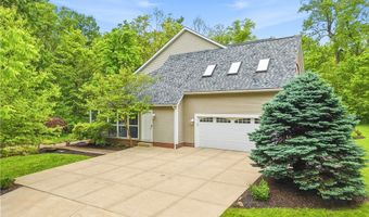 815 Centerville Trl, Aurora, OH 44202