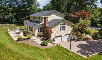 2 Elizabeth Ann Dr, Johnston, RI 02919