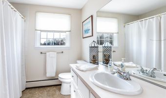 288 W Maplemere Rd, Amherst, NY 14221