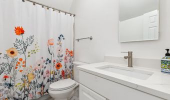6801 CAPRI Pl, Bethesda, MD 20817