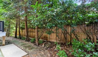 5114 WESSLING Ln, Bethesda, MD 20814