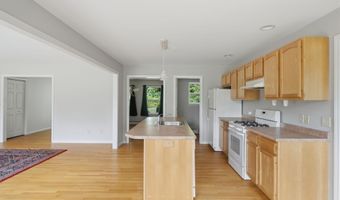 50 Hoskins Rd, Bloomfield, CT 06002