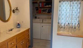 14 Lakeshore Dr, Belgrade, ME 04917