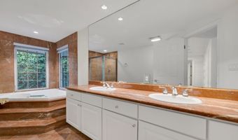 4446 Hayvenhurst Ave, Encino, CA 91436