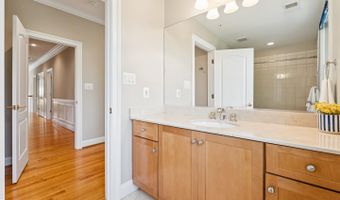 6111 DUNLEER Ct, Bethesda, MD 20817
