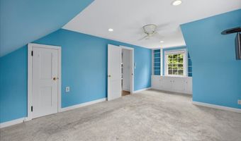 1006 King Rd, Cheshire, CT 06410
