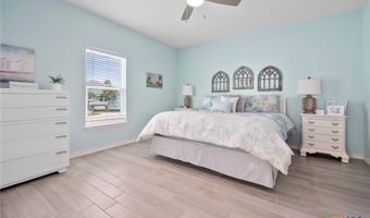 1074 S Bay St, Aransas Pass, TX 78336