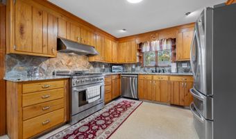 96 Oak Hill Dr, Bristol, CT 06010