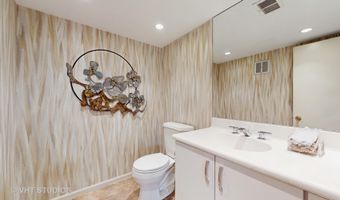 3026 N Stratford Rd, Arlington Heights, IL 60004