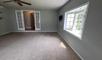 1207 8th St, Aurora, NE 68818