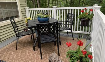 46 Club House Ln 9, Auburn, ME 04210