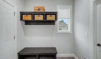 6694 Lakeview Cir NE, Albertville, MN 55301