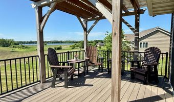 1798 Tiger Ridge Dr, Albert Lea, MN 56007