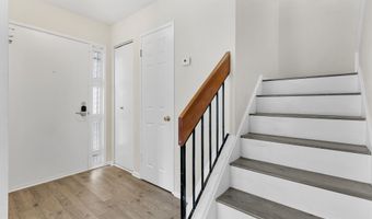 8608 VILLAGE Sq 15/8608, Alexandria, VA 22309