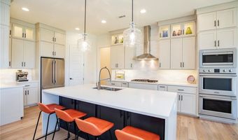 8704 W Flycatcher Pl, Bentonville, AR 72713