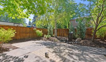20421 Aberdeen Dr, Bend, OR 97702