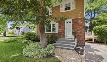 10 Sprague St, Cumberland, RI 02864