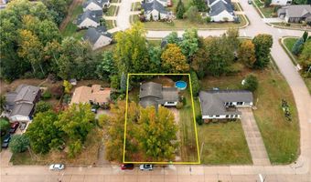 621 Van Oaks Dr, Amherst, OH 44001