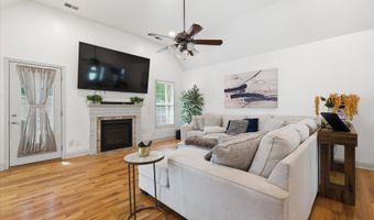 707 Secretariat Dr, Boiling Springs, SC 29316