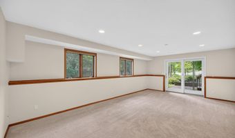909 Idaho Ave, Ames, IA 50014