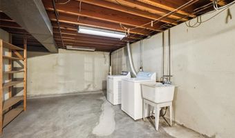 259 White Tree Ln, Ballwin, MO 63011