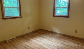 10 Lawnwood Rd, Coventry, RI 02816