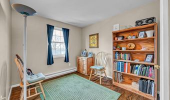 23 Fleetwood Dr, Danbury, CT 06810