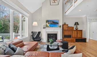 25 Crenshaw Ln 15-2, Andover, MA 01810