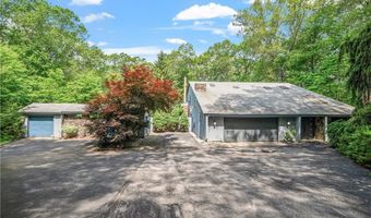 24 Lincoln Dr, North Smithfield, RI 02896