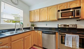 2233 SEMINOLE Rd 7, Atlantic Beach, FL 32233