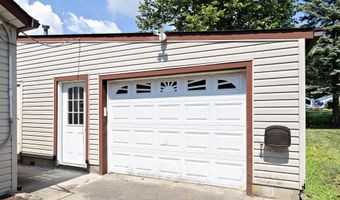 325 ALBANY Ave, Barrington, NJ 08007