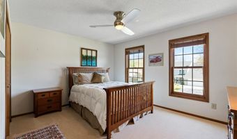 12581 Dover Dr, Apple Valley, MN 55124