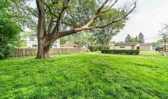 1417 N Wilke Rd, Arlington Heights, IL 60004