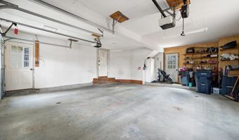 43 Darling Parke Dr, Bangor, ME 04401