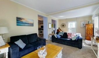 36 Dixon St, Newport, RI 02840